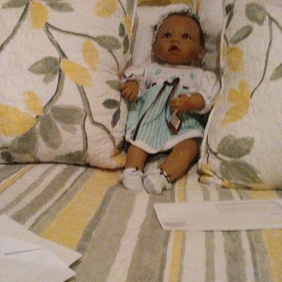 Meet your Posher, Edith - Picture 1 of 1